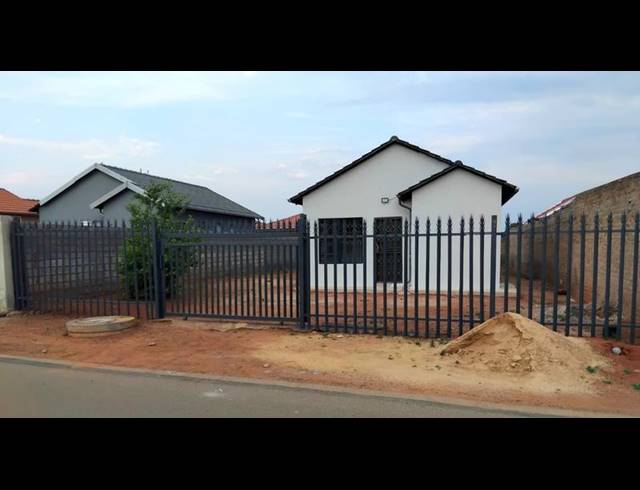 3 BEDROOM PROPERTY TO RENT IN PROTEA GLEN